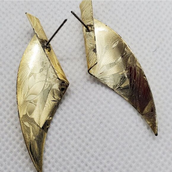 Vintage Retro Gold Tone Earrings - Picture 3 of 3